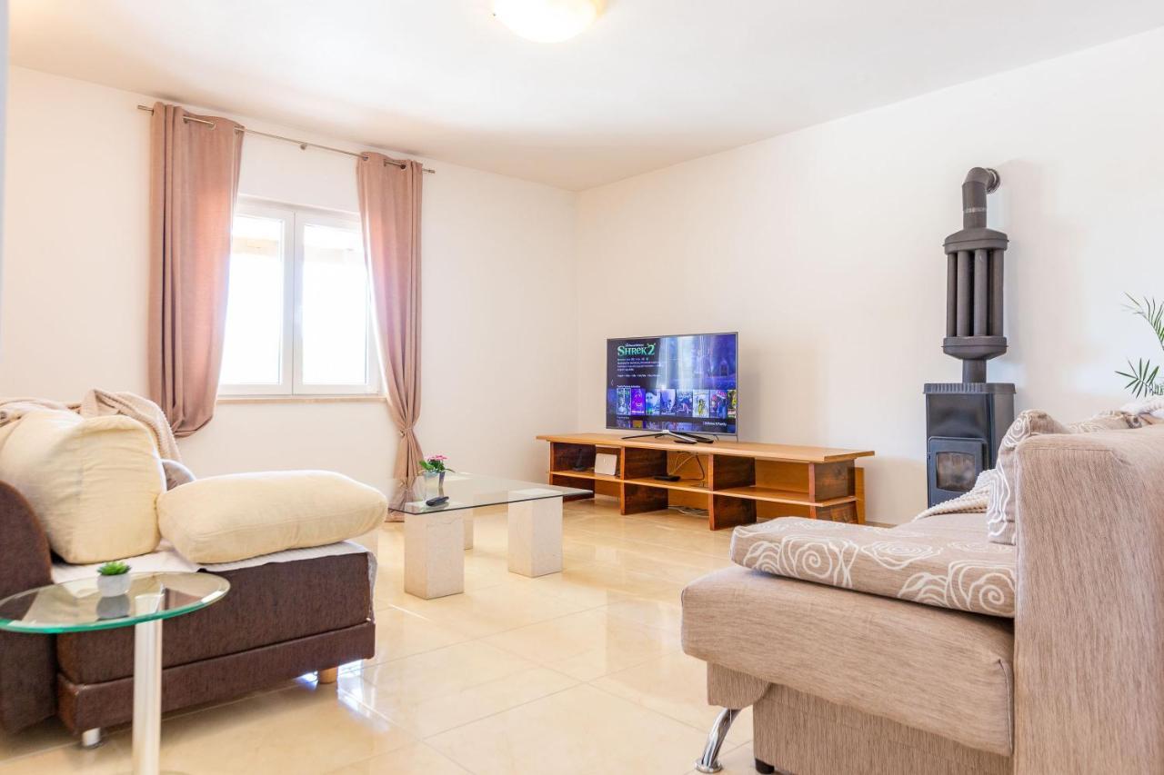 Sjor 2 Bdr W Grill Apartman Zadar