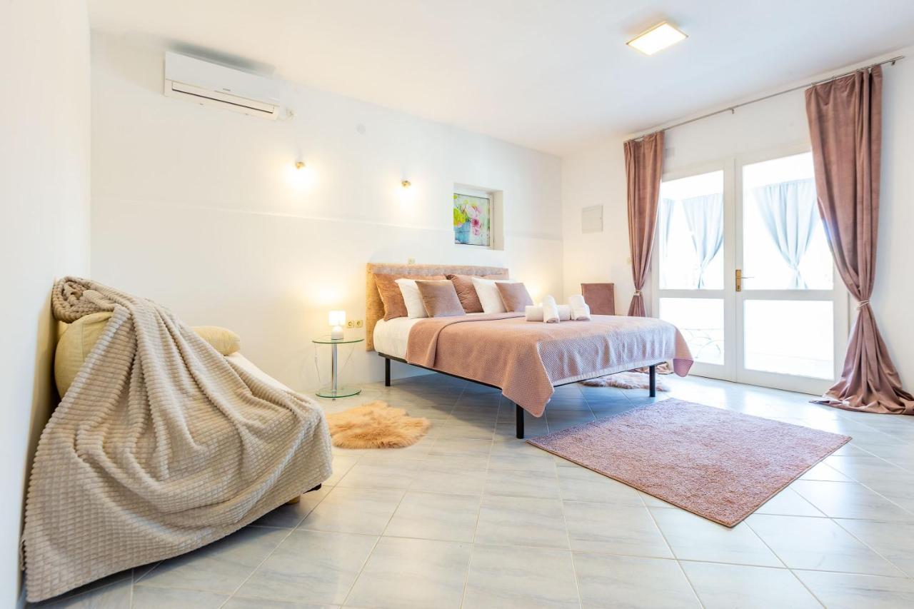 Sjor 2 Bdr W Grill Apartman
